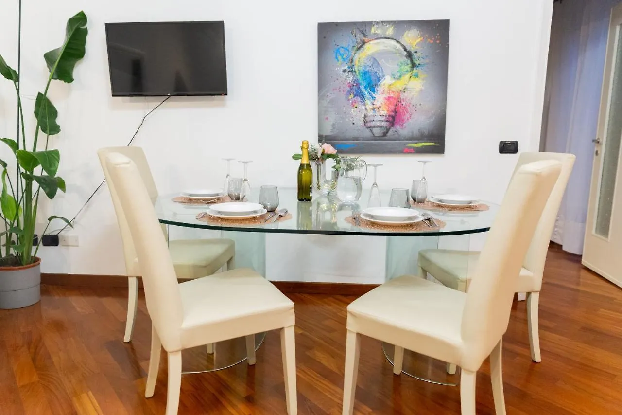 Sweet House Corso Genova Apartment Milan